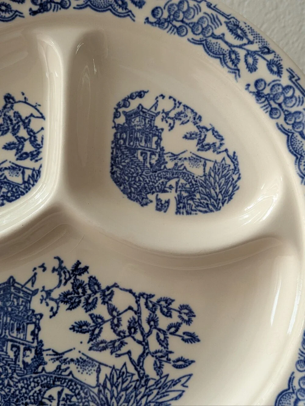 Vintage Blue & White Empress Ivory Universal Cambridge Divided Dinner Plate